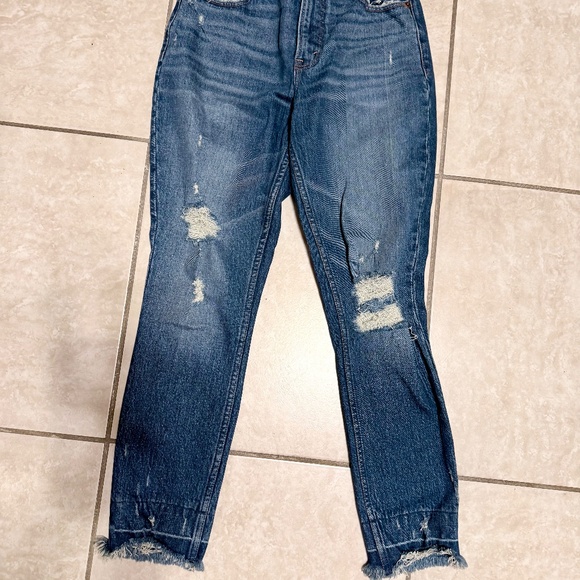 Abercrombie & Fitch The Skinny High Rise Curve Love Ripped Jeans - Medium Wash - Picture 4 of 4